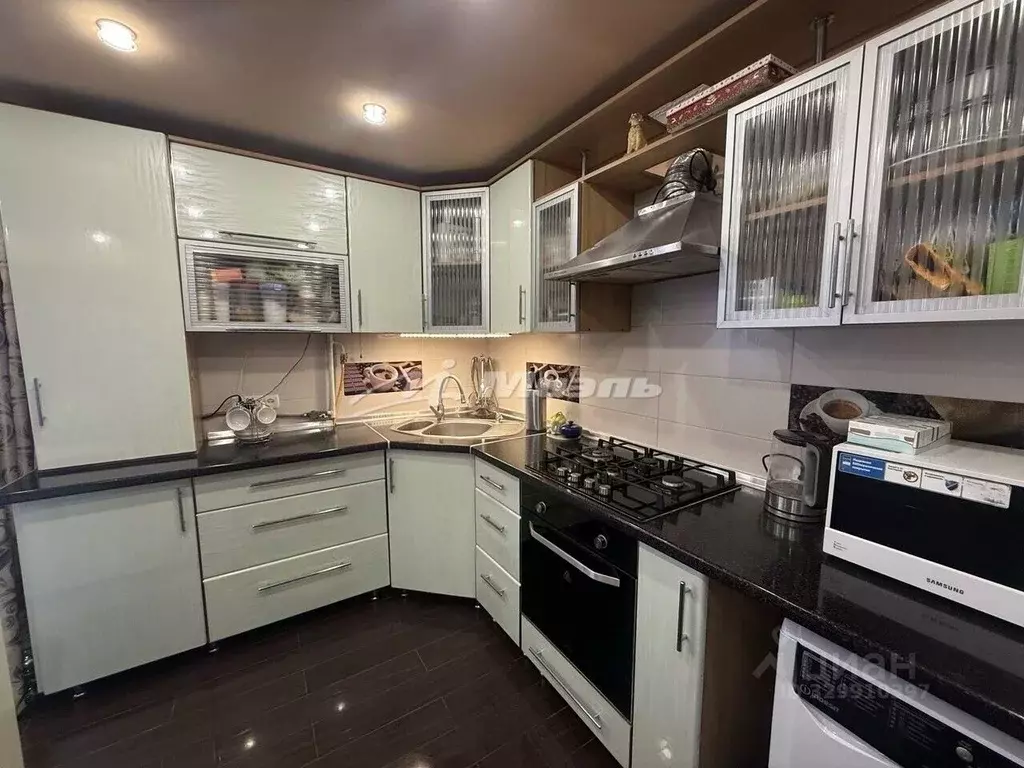 3-к кв. Крым, Симферополь пер. Лиственный, 1 (74.1 м) - Фото 2