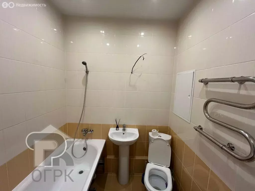 Квартира-студия: посёлок городского типа Свердловский, улица ... - Фото 1