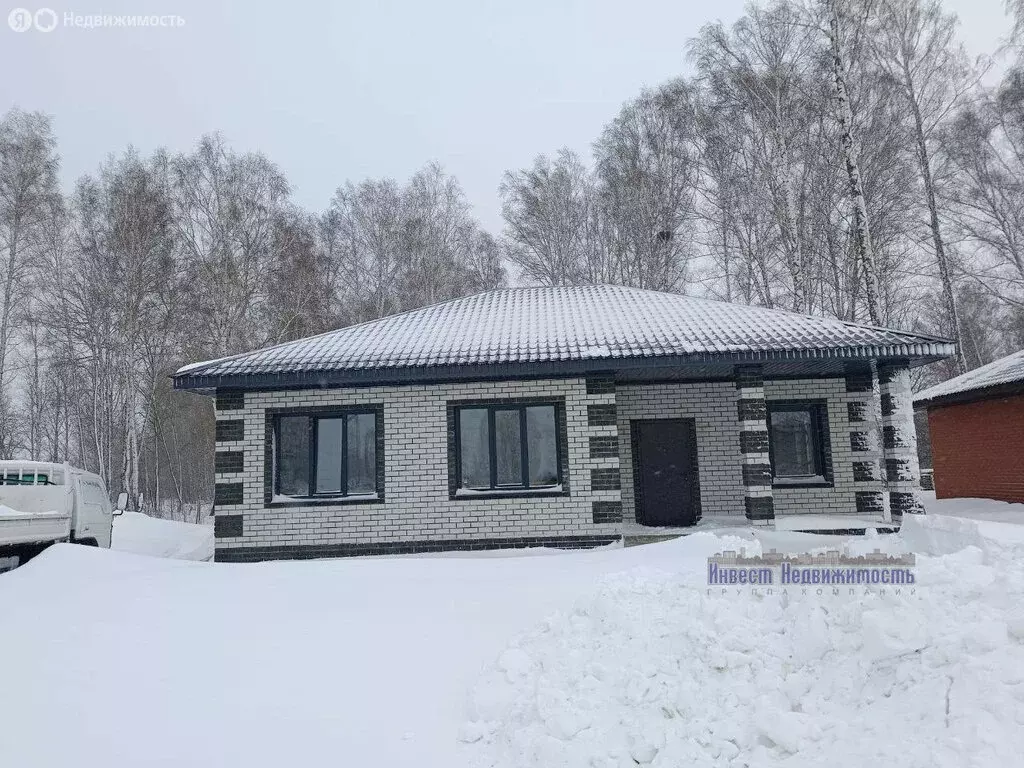 Дом в село Фирсово, улица Порфирия Крылова (100 м) - Фото 1