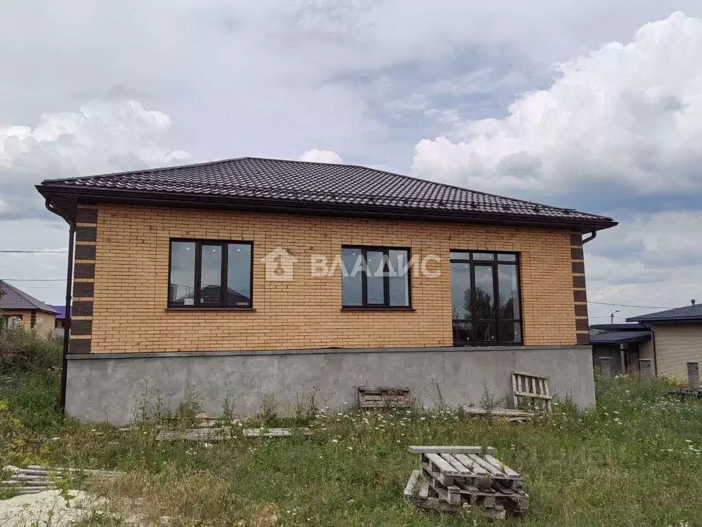 Дом в Белгородская область, Короча ул. Садовая (128 м) - Фото 0