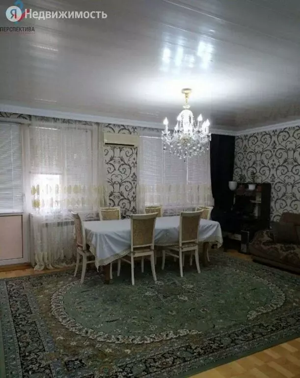 4-комнатная квартира: Махачкала, улица Магомедтагирова, 176 (110 м) - Фото 0