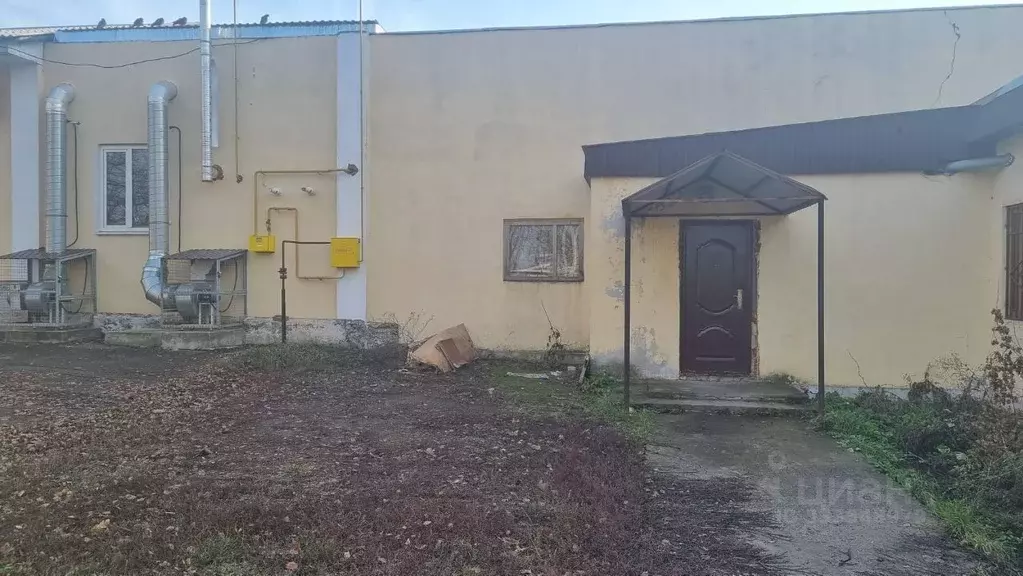 Помещение свободного назначения в Ростовская область, Гуково ул. ... - Фото 1