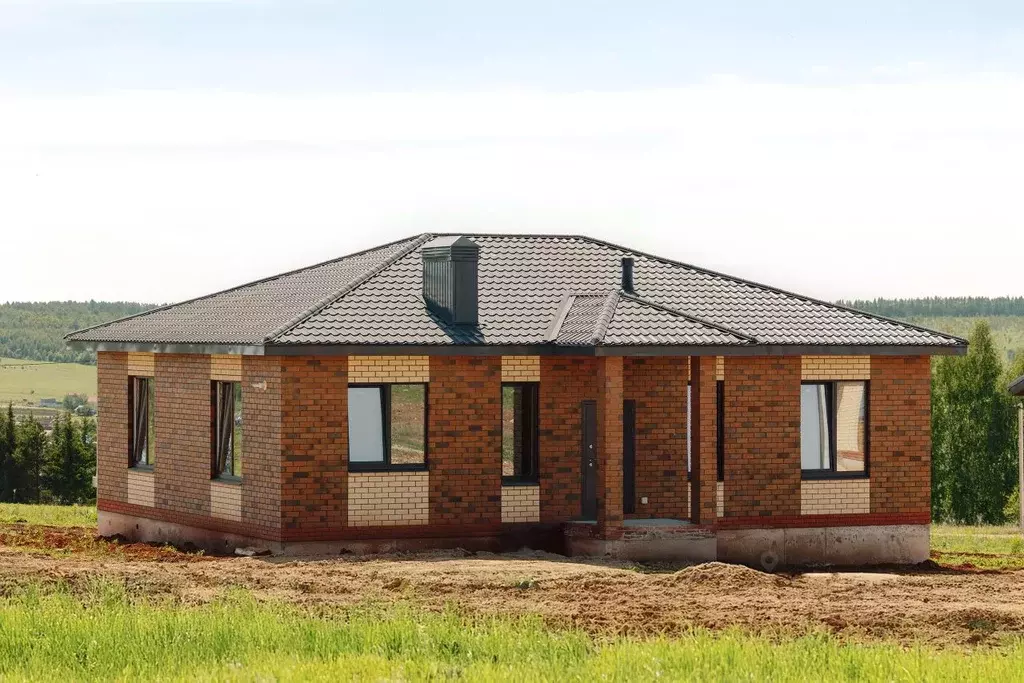 Дом в Татарстан, Зеленодольский район, Большекургузинское с/пос, Ягода ... - Фото 1