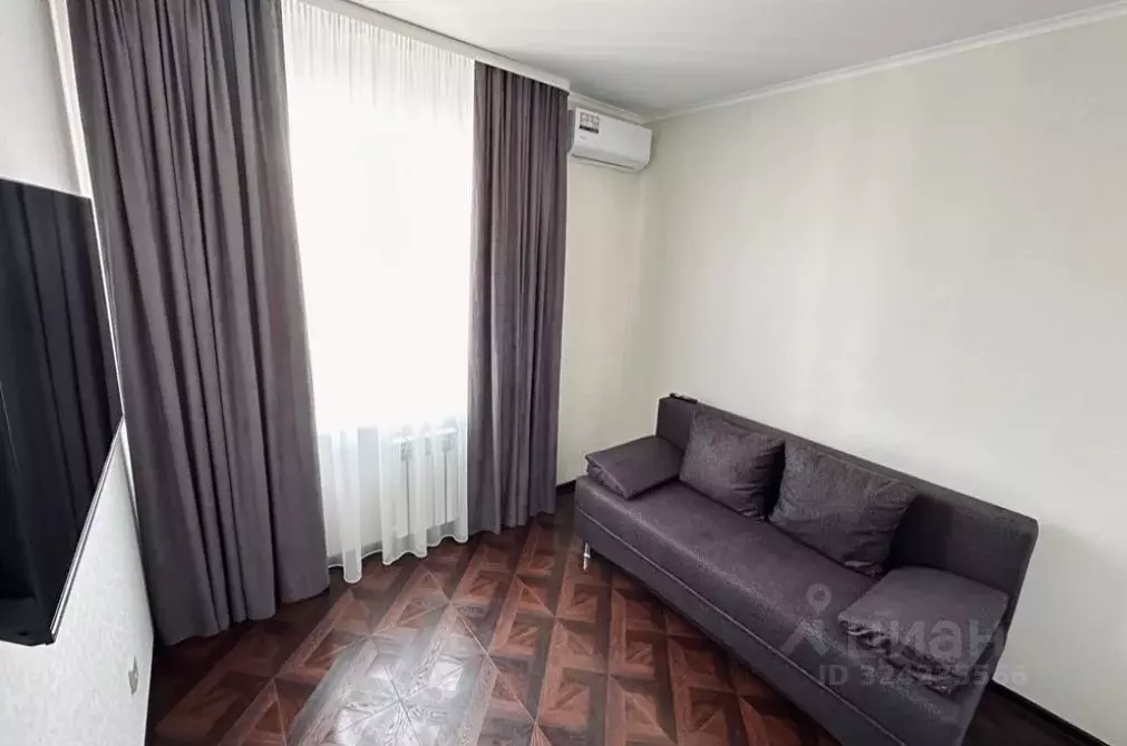 2-к кв. Амурская область, Благовещенск Октябрьская ул., 233 (60.0 м) - Фото 2