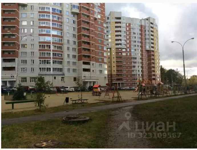 Комната Свердловская область, Екатеринбург ул. Славянская, 53 (14.2 м) - Фото 1