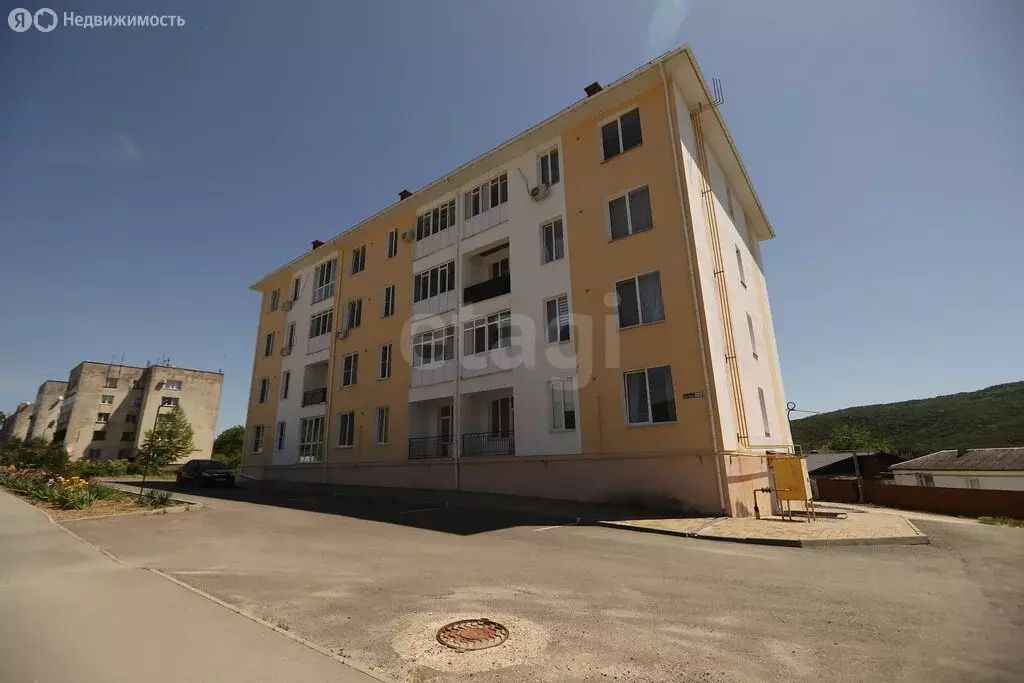 3-комнатная квартира: Долинное, улица Ленина, 22 (74.5 м) - Фото 1