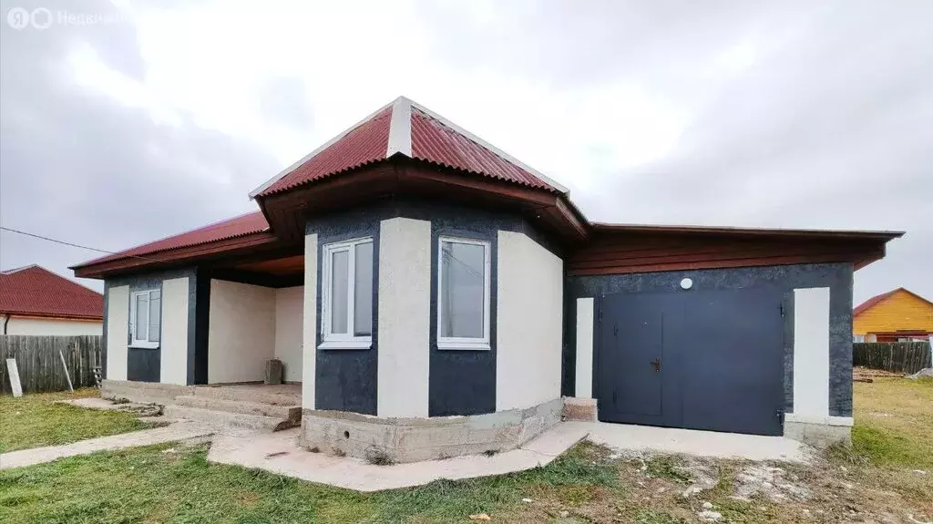 Дом в Хомутово, Финская улица (220 м) - Фото 1