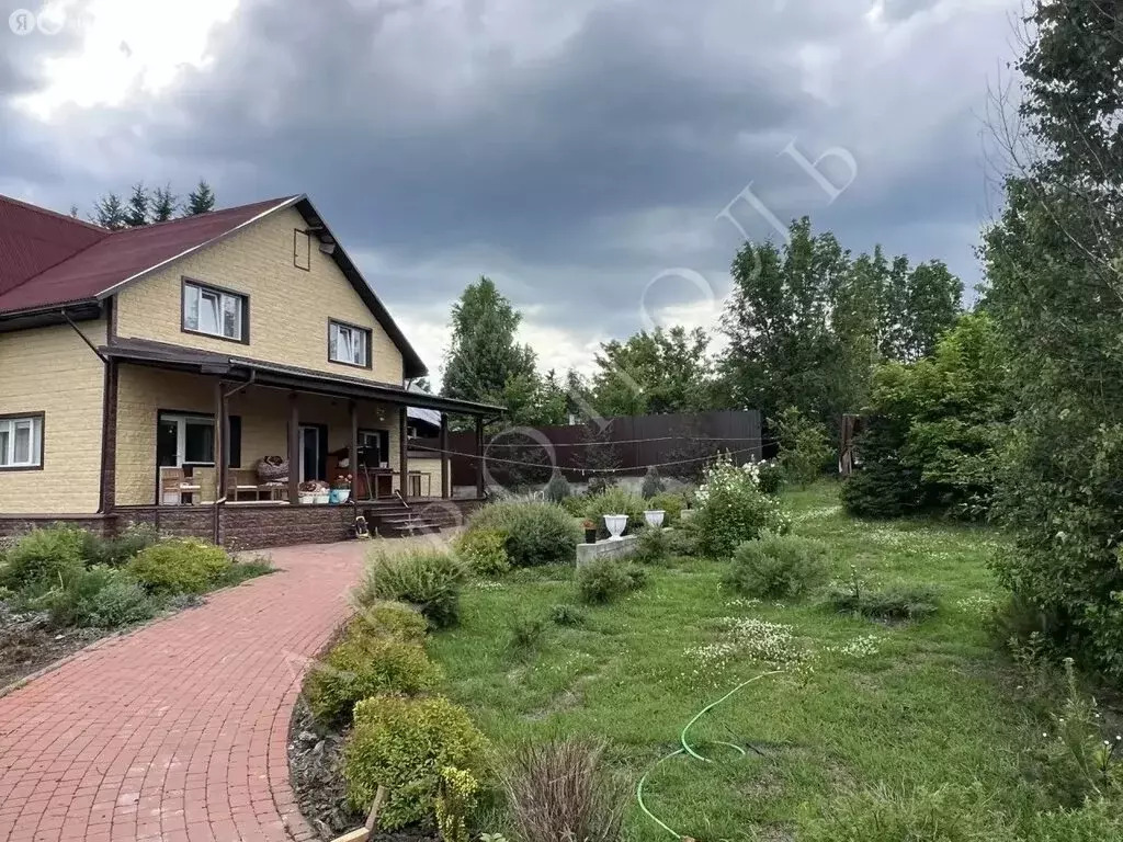 Дом в посёлок Минино, улица 70 лет Октября (240 м) - Фото 1