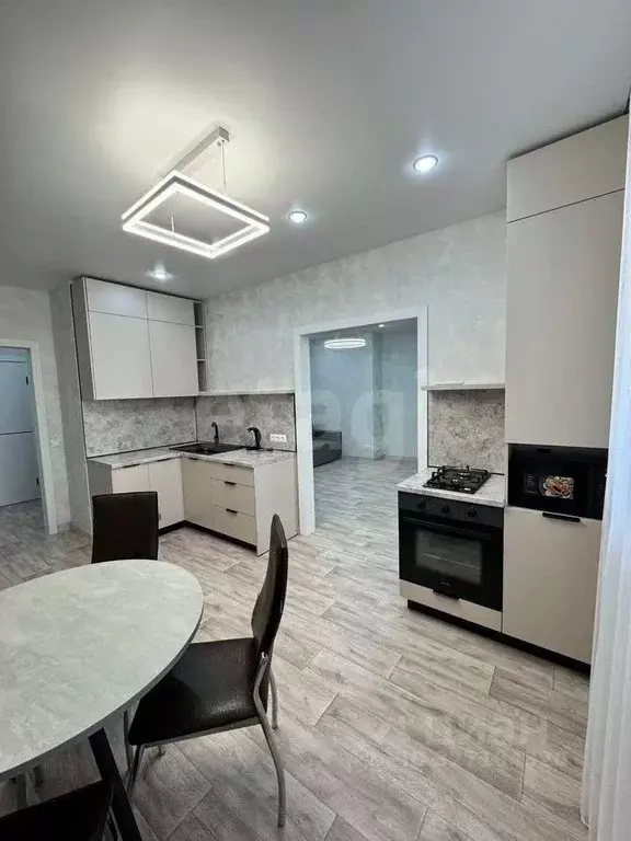 2-к кв. Татарстан, Набережные Челны ул. Виктора Полякова, 17 (53.3 м) - Фото 2