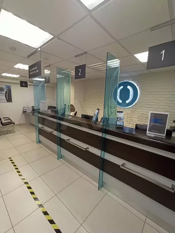 155 м с витринами на Рублёвском ш. рядом с метро - Фото 1
