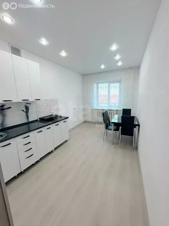 1-комнатная квартира: Черногорск, Линейная улица, 257 (37.4 м) - Фото 1