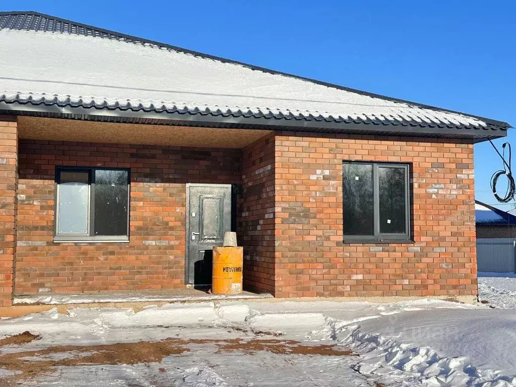 Дом в Оренбургская область, Оренбургский район, с. Подгородняя ... - Фото 1