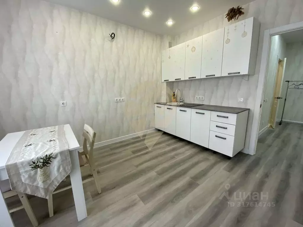 1-к кв. Белгородская область, Старый Оскол Степной мкр, 9 (51.0 м) - Фото 0