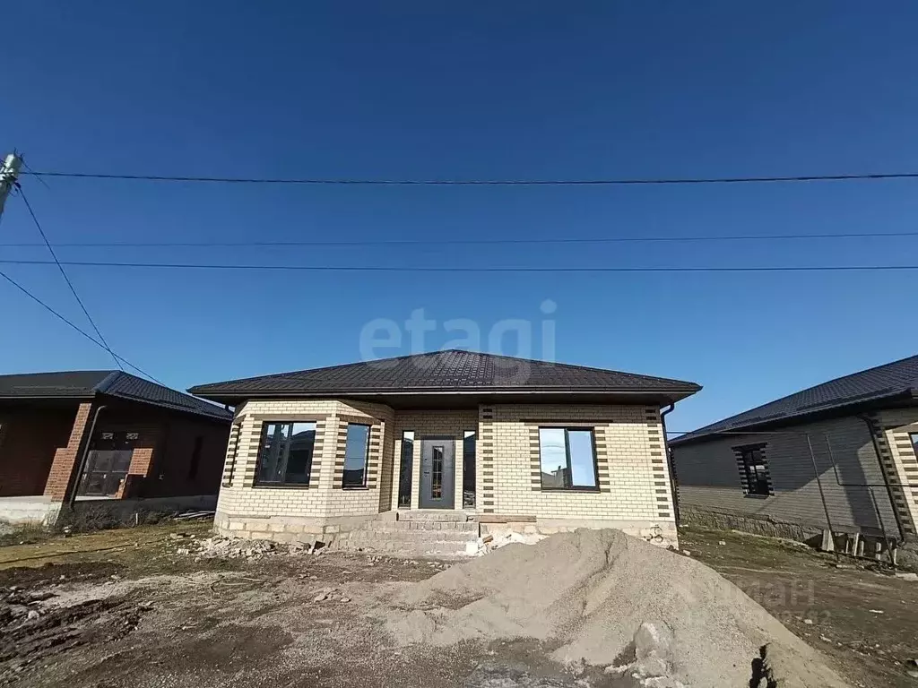 Дом в Ставропольский край, Михайловск Шпаковский район, ул. Анатолия ... - Фото 1