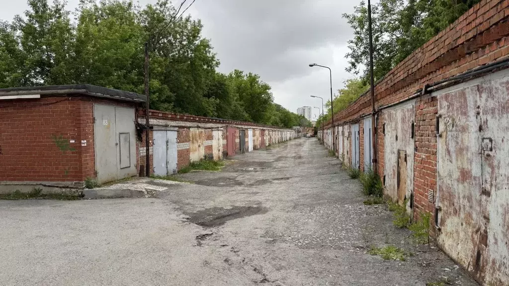 Гараж в Тюменская область, Тюмень ул. Елизарова, 6с1 (20 м) - Фото 1