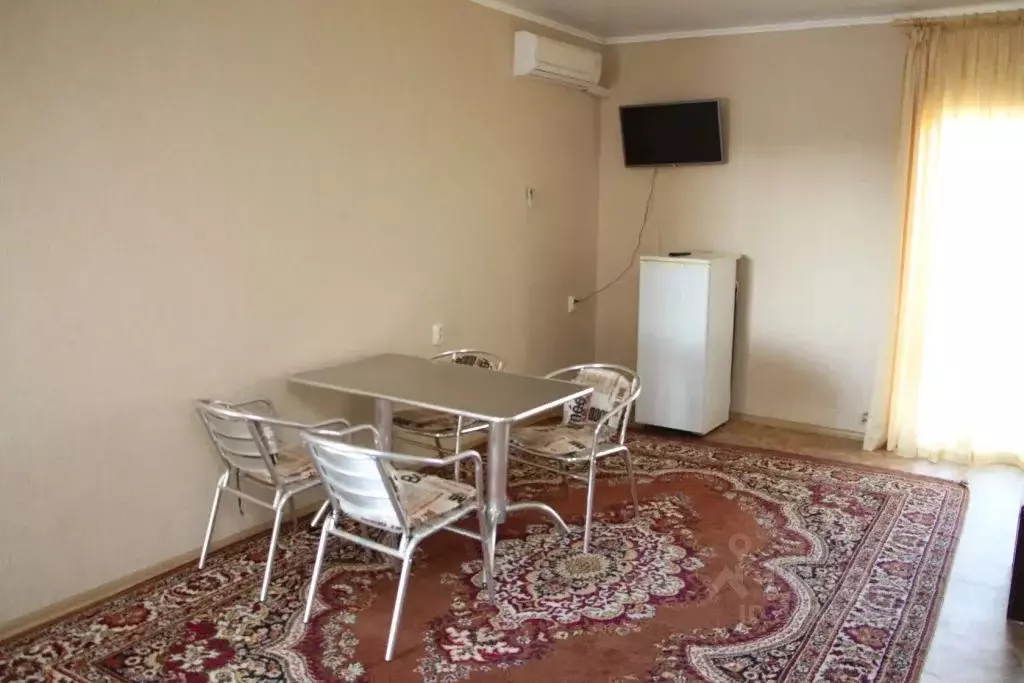 Комната Крым, Сакский район, с. Штормовое ул. Набережная, 25 - Фото 1