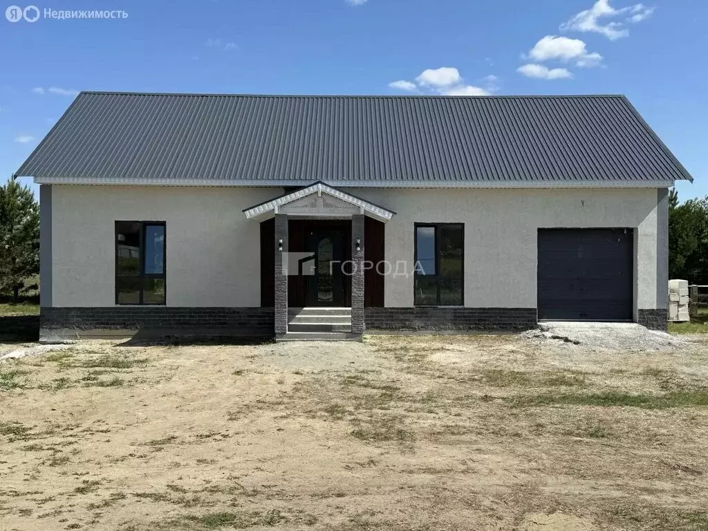 Дом в село Санниково, Советская улица (130 м) - Фото 1