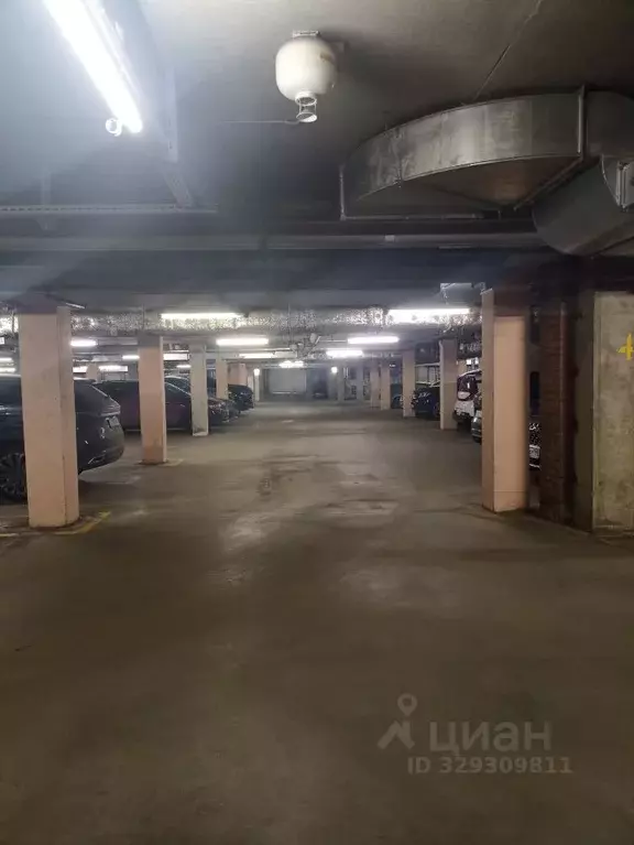 Гараж в Санкт-Петербург 13-я Васильевского острова линия, 6-8 (10 м) - Фото 2