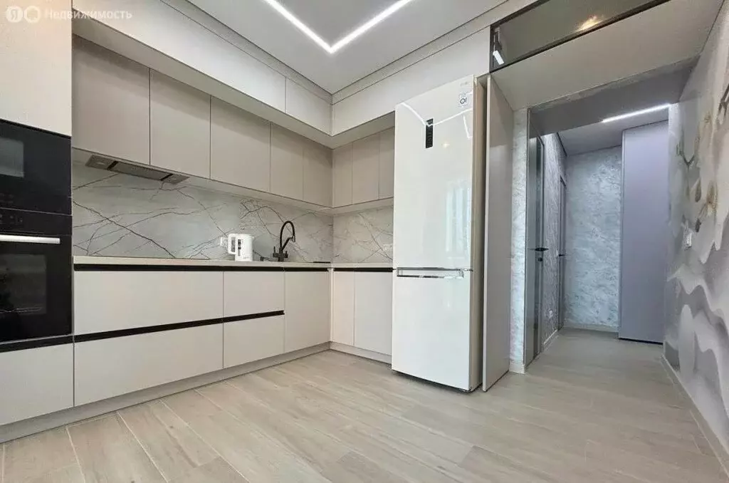 2-комнатная квартира: Краснодар, улица им. Мурата Ахеджака, 10А (60 м) - Фото 1