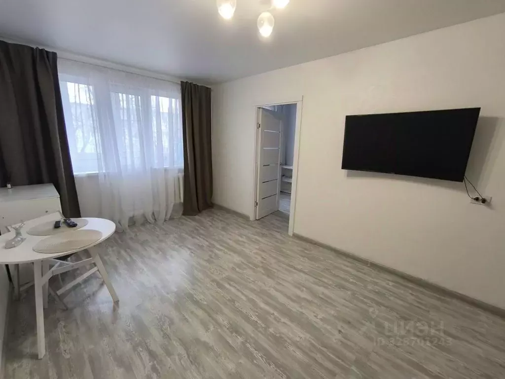 2-к кв. Псковская область, Псков Рижский просп., 54А (46.0 м) - Фото 1