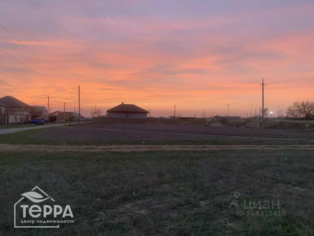 Участок в Крым, Сакский район, Суворовское с/пос, с. Каменоломня ул. ... - Фото 1