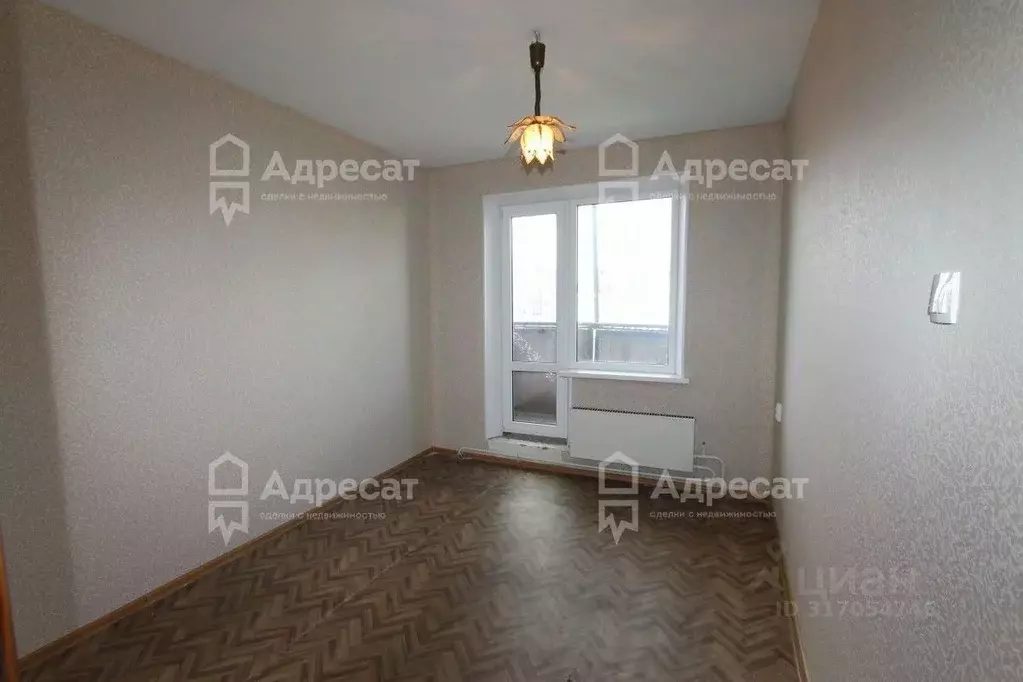 3-к кв. Волгоградская область, Волгоград ул. Репина, 3 (64.7 м) - Фото 0