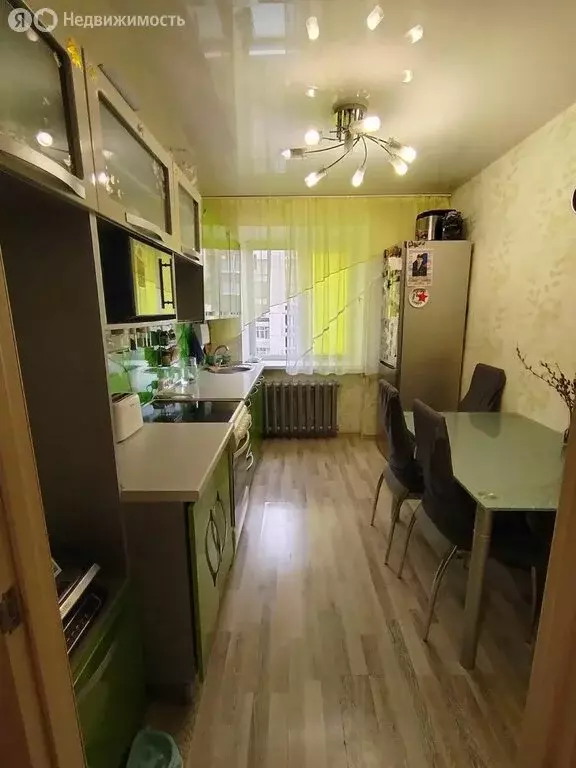 4-комнатная квартира: Томск, улица Суворова, 3 (62 м) - Фото 1
