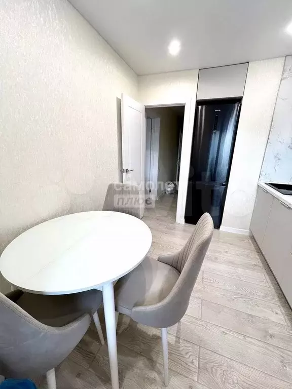 2-к. квартира, 60 м, 2/14 эт. - Фото 1