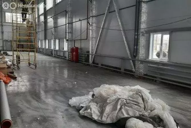 Помещение свободного назначения (1600 м) - Фото 1