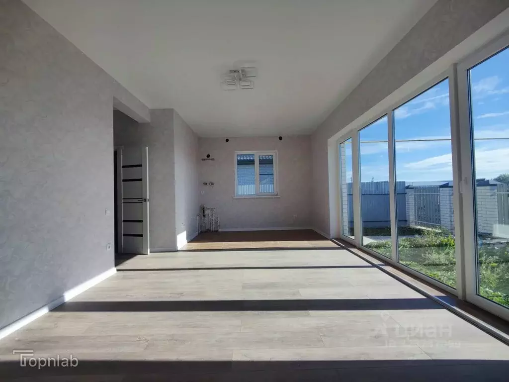 Дом в Краснодарский край, Темрюкский район, Тамань ст-ца ул. Энгельса ... - Фото 1