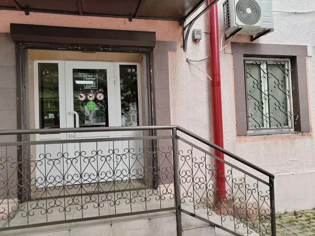 Торговая площадь в Краснодарский край, Туапсе ул. Маршала Жукова, 7/2 ... - Фото 2