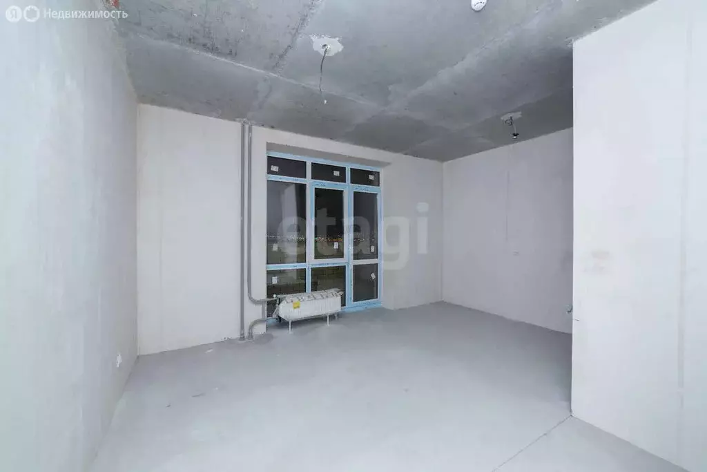 Квартира-студия: Тюмень, улица Тимофея Чаркова, 81к2 (31.8 м) - Фото 2