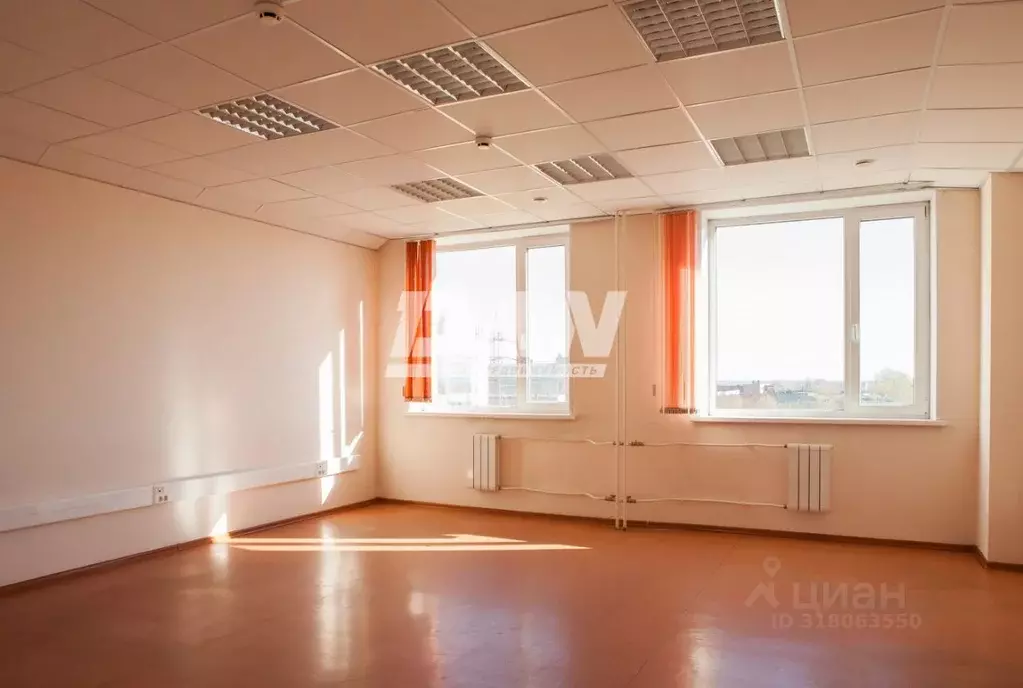 Офис в Челябинская область, Челябинск просп. Ленина, 2К (80 м) - Фото 1