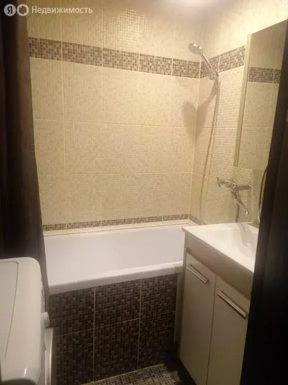 4-комнатная квартира: Курск, проспект Ленинского Комсомола, 64 (77 м) - Фото 1
