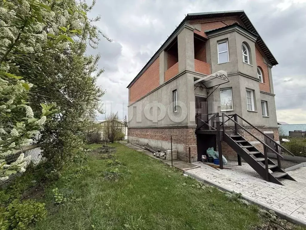 Дом в Новосибирская область, Новосибирск пер. 4-й Успенского (355 м) - Фото 1