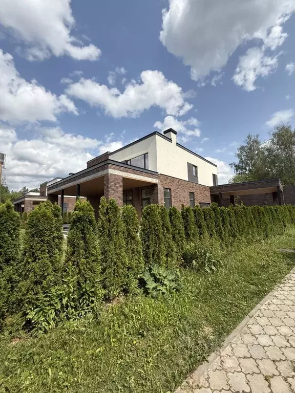 Коттедж в Москва № 41 кв-л,  (240 м) - Фото 1