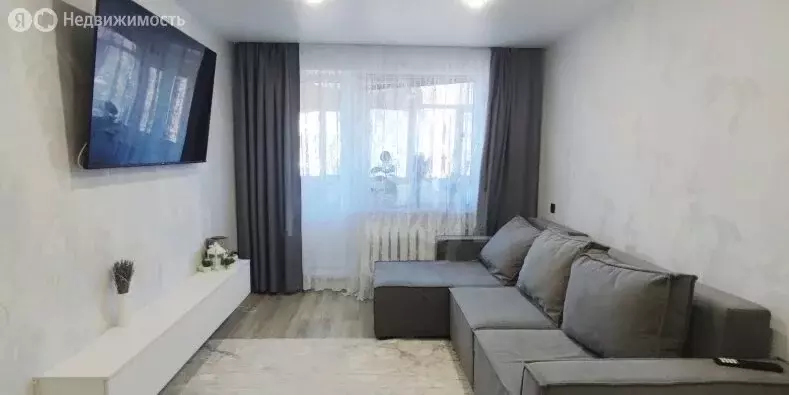 2-комнатная квартира: Тюмень, улица Свердлова, 20 (50 м) - Фото 1