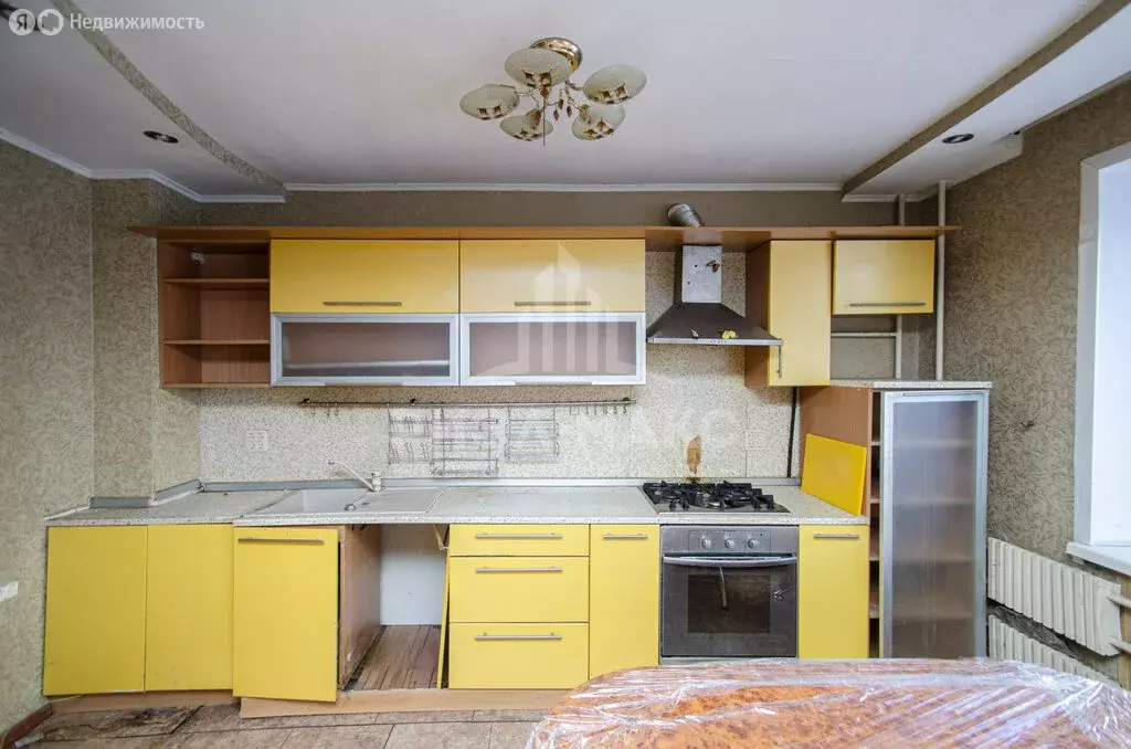 3-комнатная квартира: Брянск, Бежицкий район, Комсомольская улица, 18 ... - Фото 0