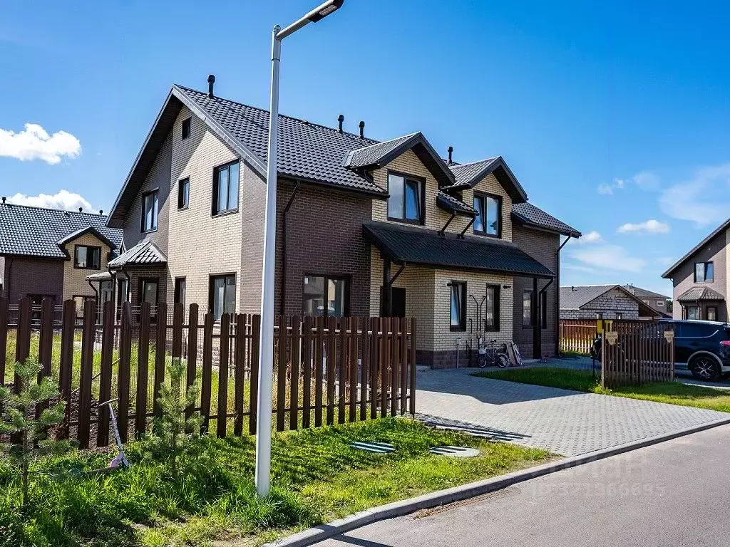 Таунхаус в Ленинградская область, Всеволожский район, Агалатовское ... - Фото 1
