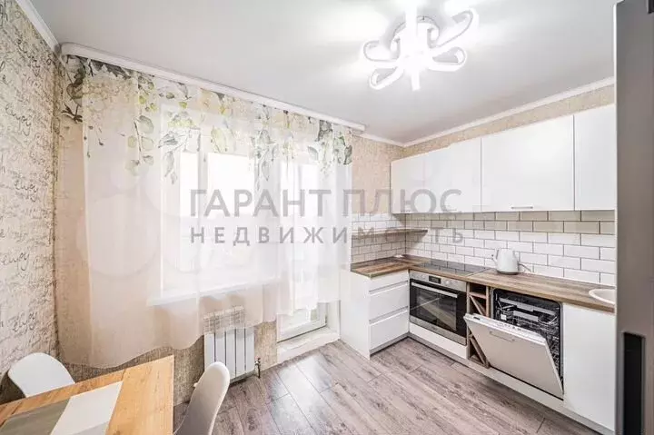 2-к. квартира, 60м, 15/24эт. - Фото 1