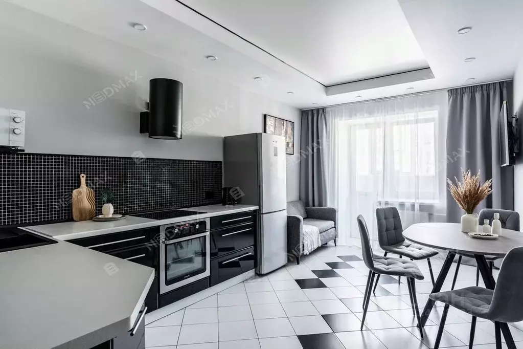 3-к кв. Санкт-Петербург ул. Беринга, 23к2 (81.0 м) - Фото 1