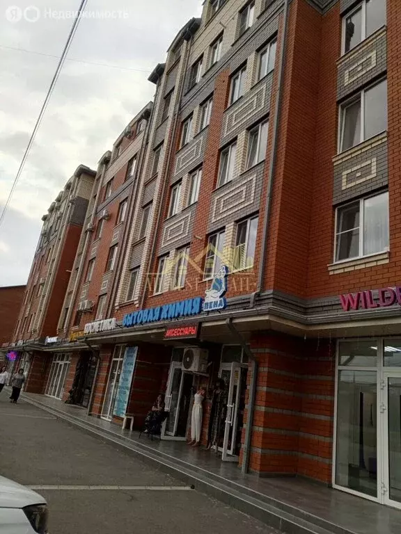 3-комнатная квартира: Владикавказ, улица Курсантов-Кировцев, 15Д (92 ... - Фото 2