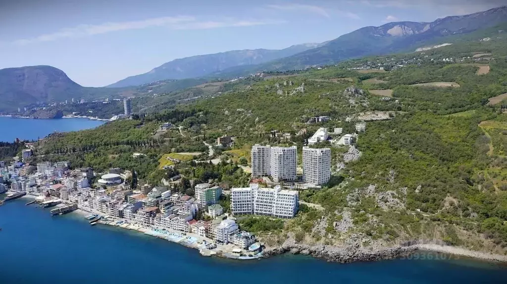 Участок в Крым, Алушта городской округ, пос. Утес  (18.0 сот.) - Фото 1