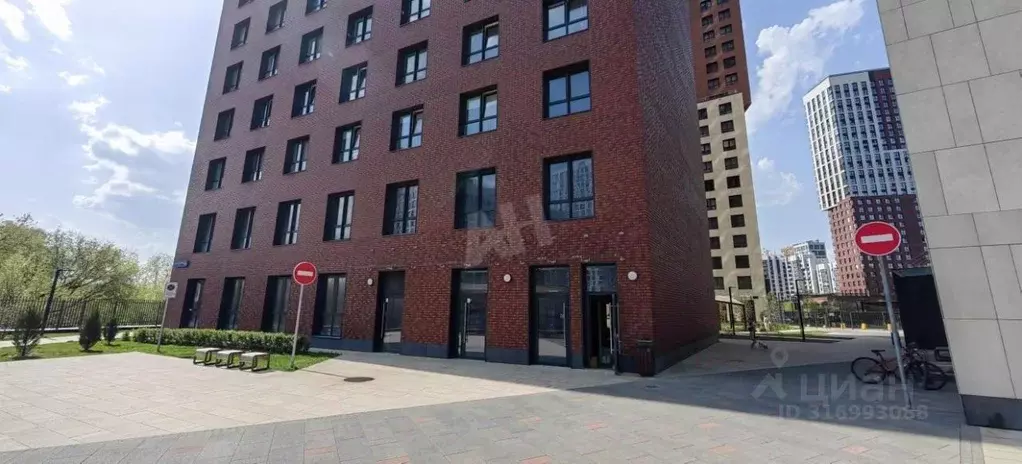 Помещение свободного назначения в Москва ул. Петра Алексеева, 14 (250 ... - Фото 0