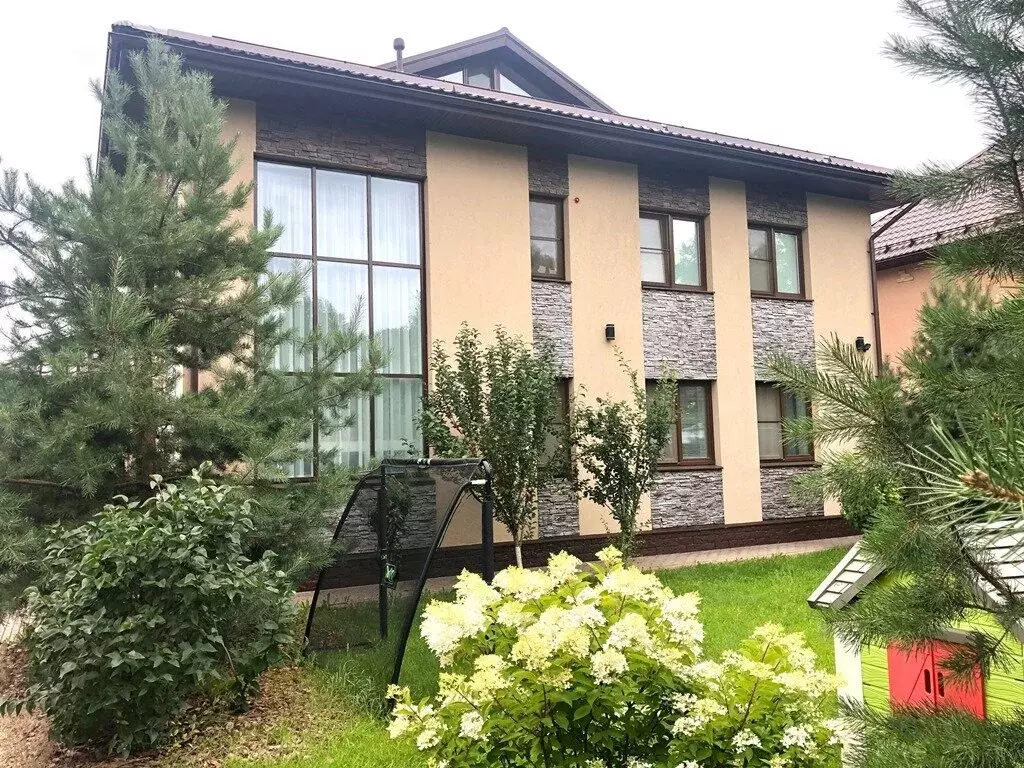Дом в Одинцовский городской округ, СНТСН Астра, 24 (280 м) - Фото 0