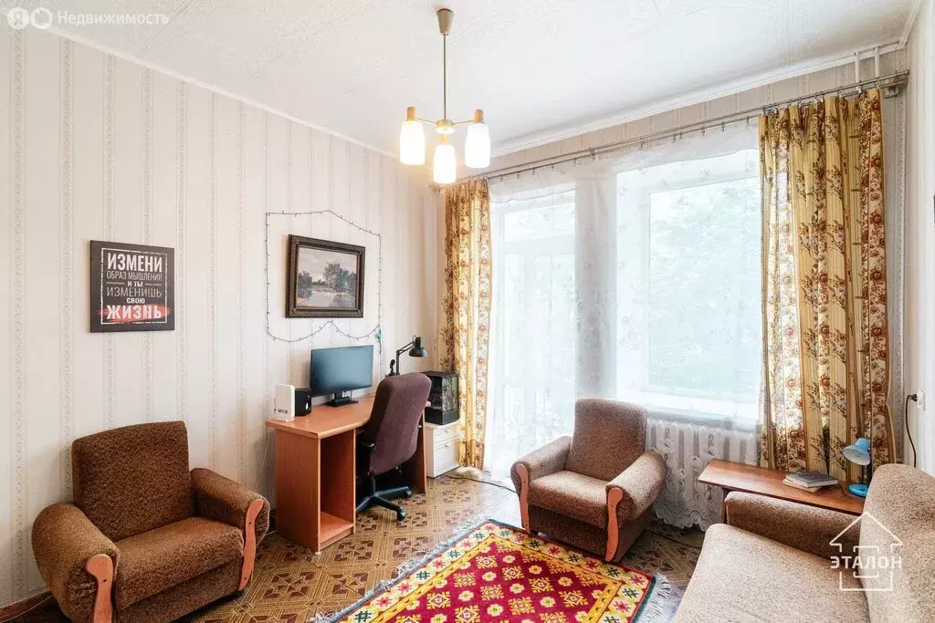3-комнатная квартира: Омск, улица Ивана Алексеева, 8 (74.9 м) - Фото 1