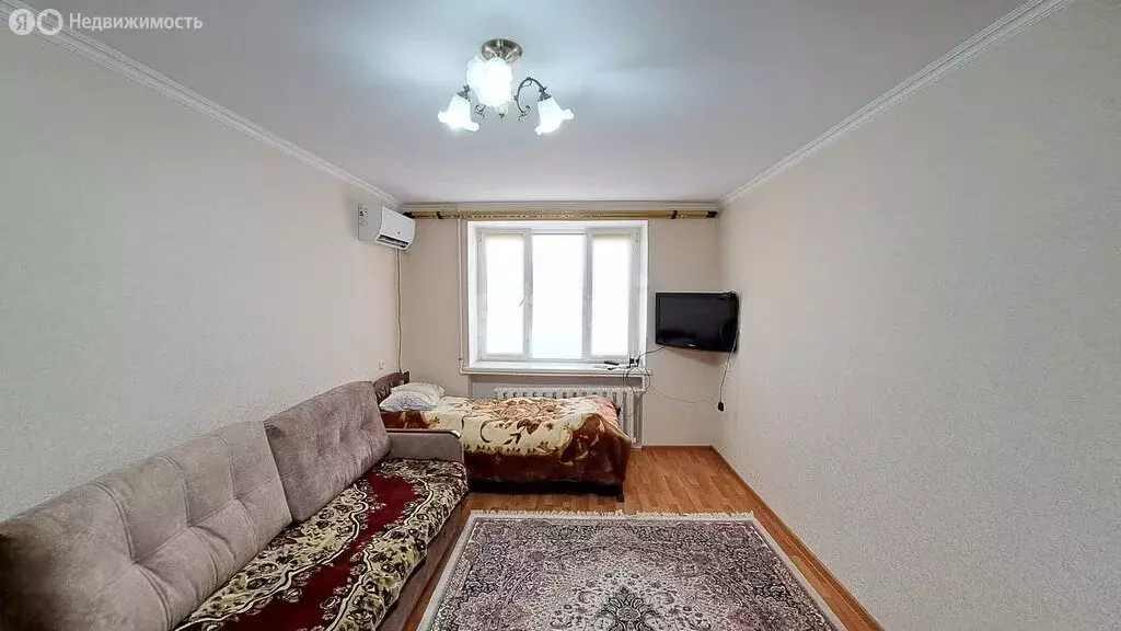 1-комнатная квартира: Каспийск, улица Байрамова, 8 (40 м) - Фото 1