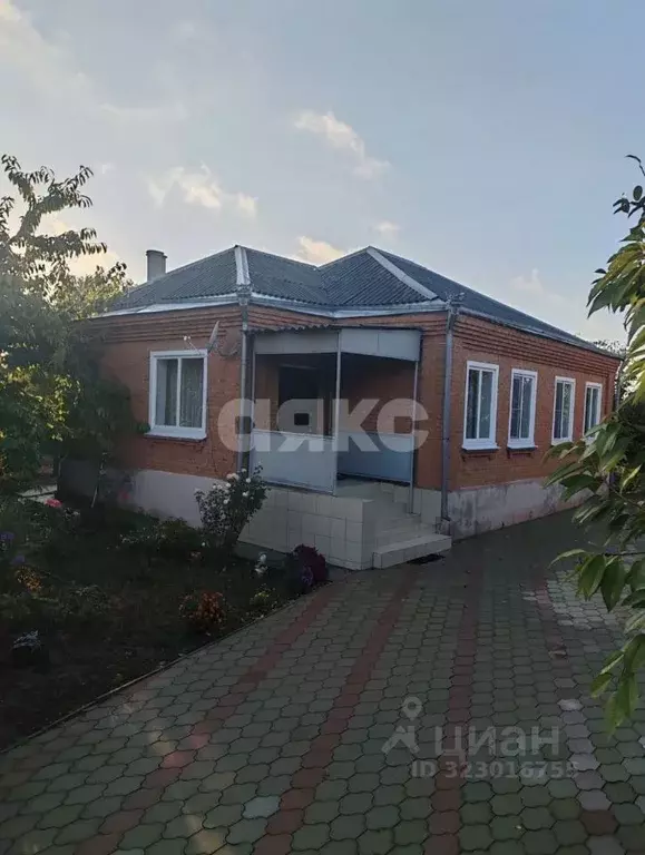 Дом в Адыгея, с. Красногвардейское  (74 м) - Фото 1