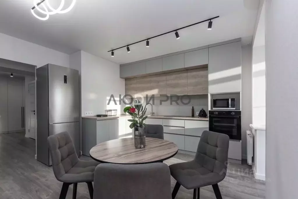 3-к кв. Алтайский край, Барнаул Промышленная ул., 4 (90.5 м) - Фото 0