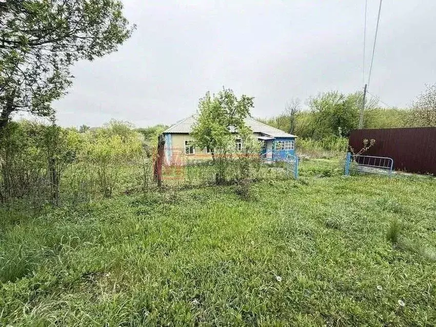 Дом в Белгородская область, Старооскольский городской округ, с. ... - Фото 1